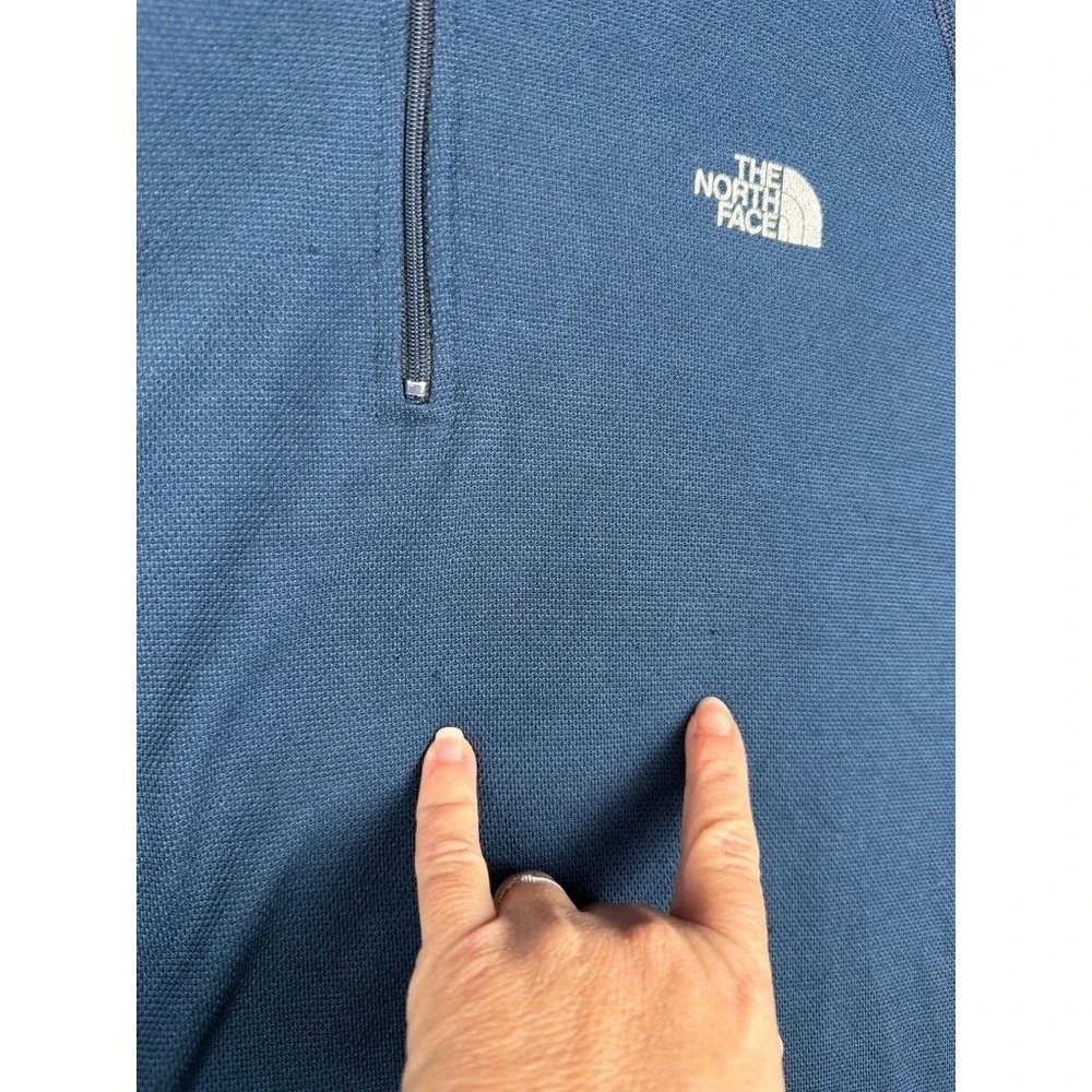 The North‎ Face Mens Long Sleeve 1/4 Zip Pullover Athletic Shirt Blue M